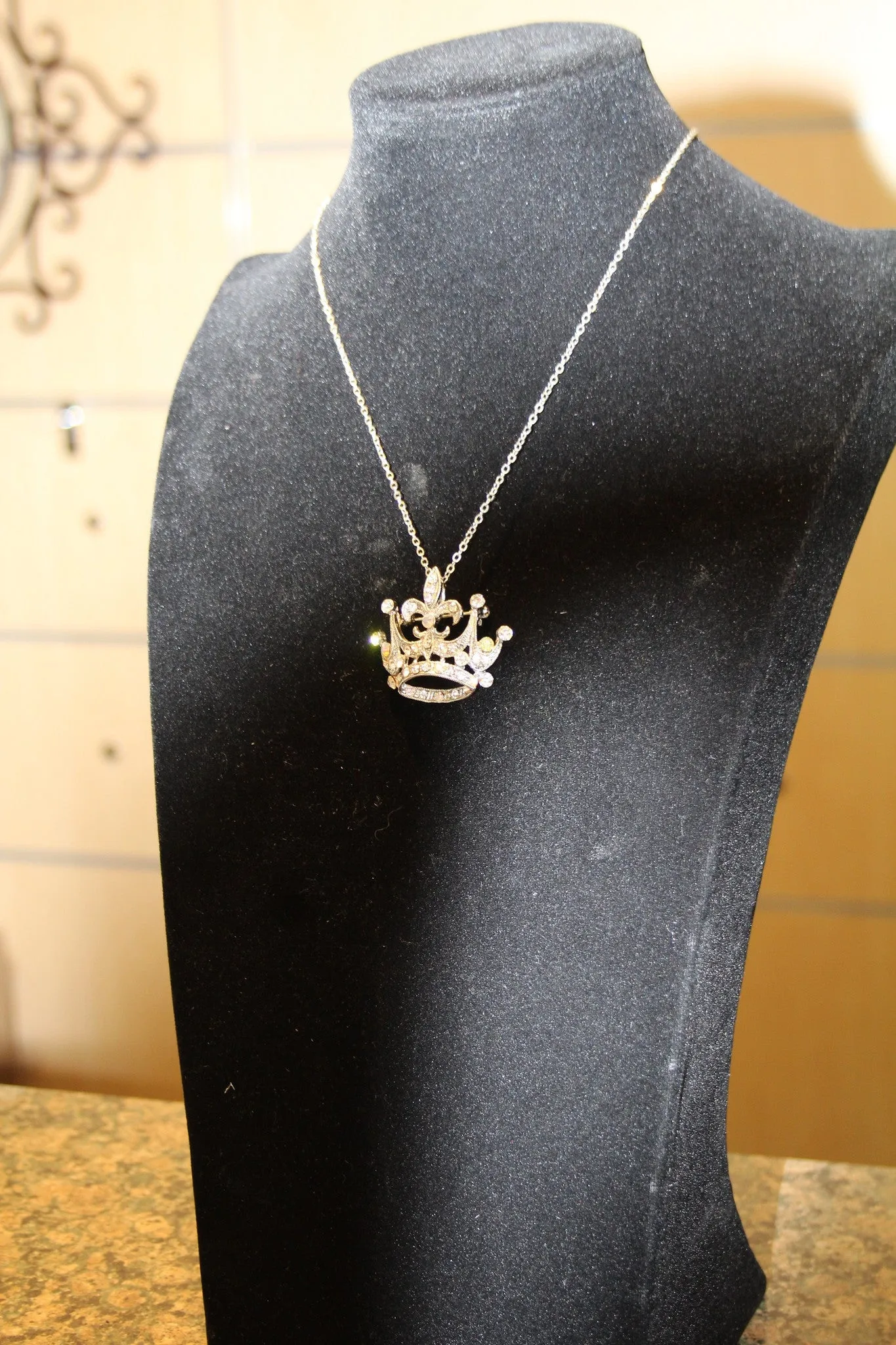 ADO | Crown Pendant Silver