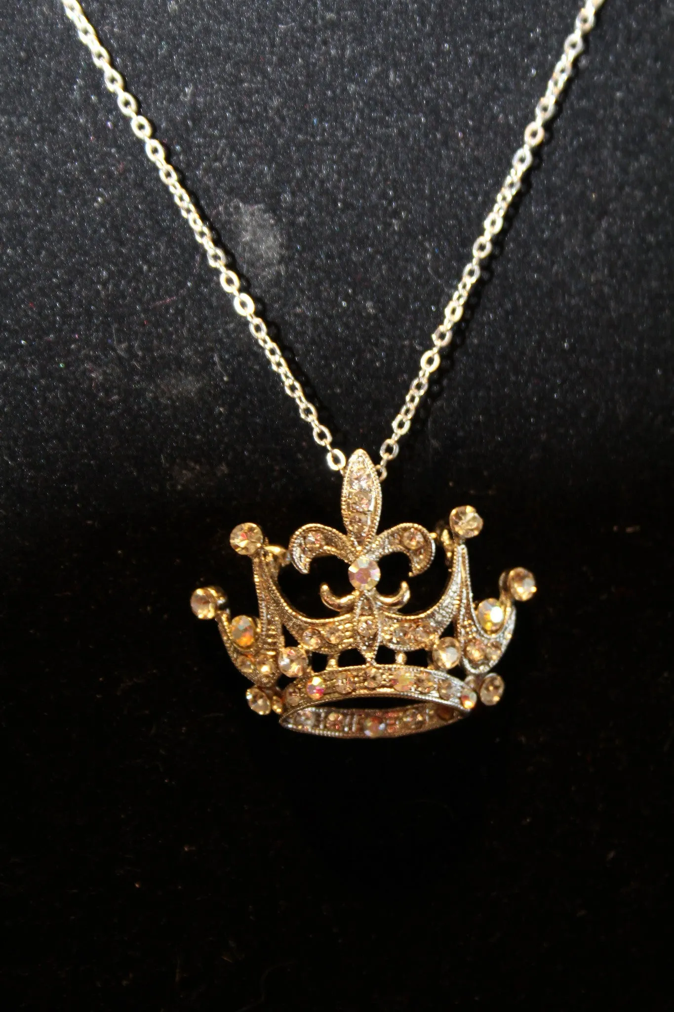 ADO | Crown Pendant Silver