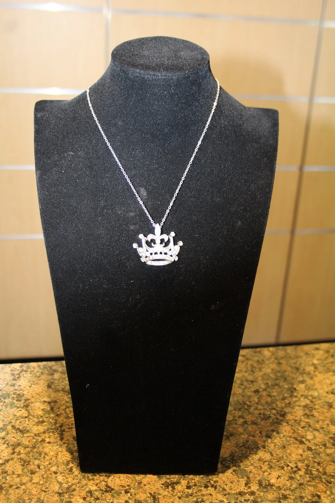 ADO | Crown Pendant Silver