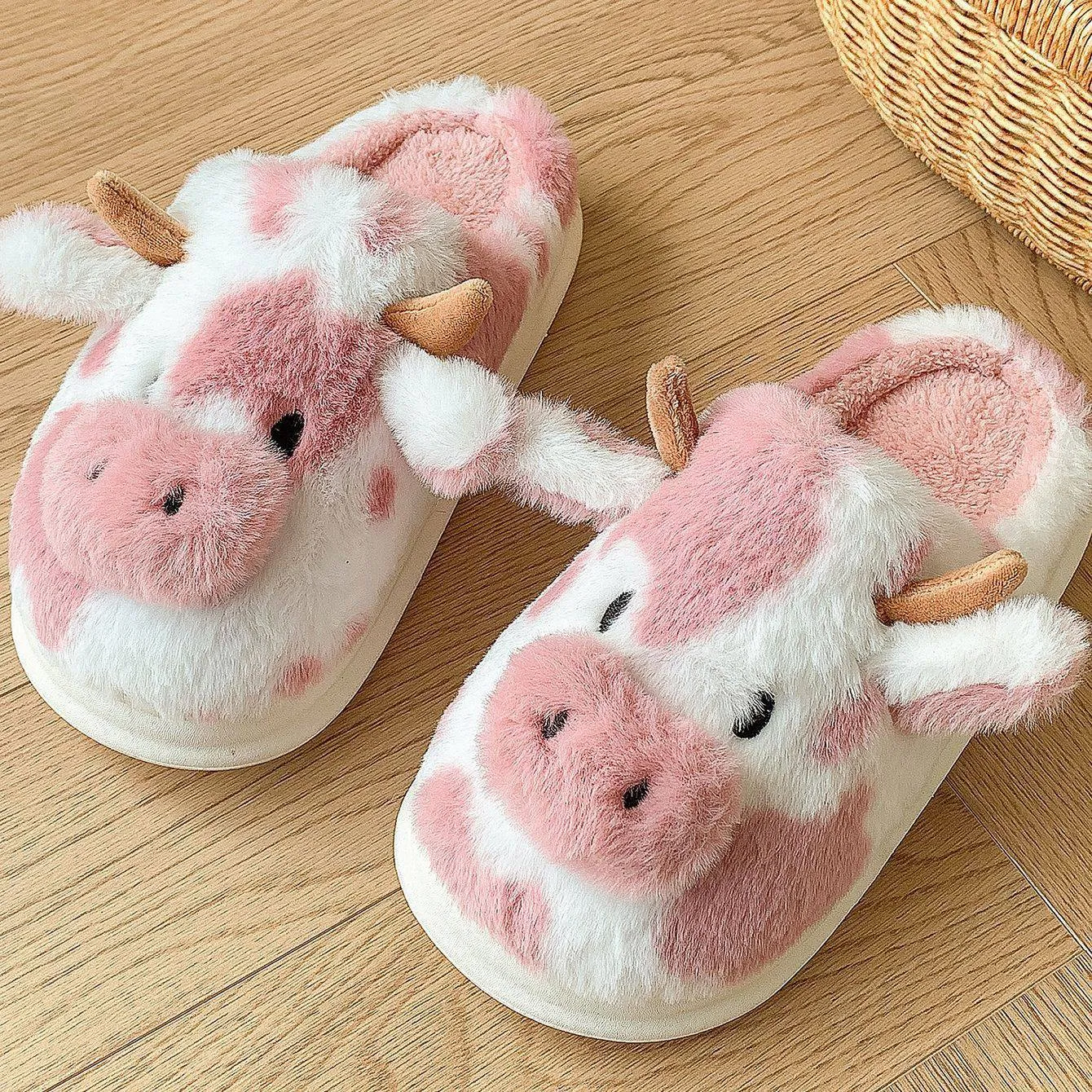 Adorable Comfort: Cute Cartoon Cow Plush Slippers