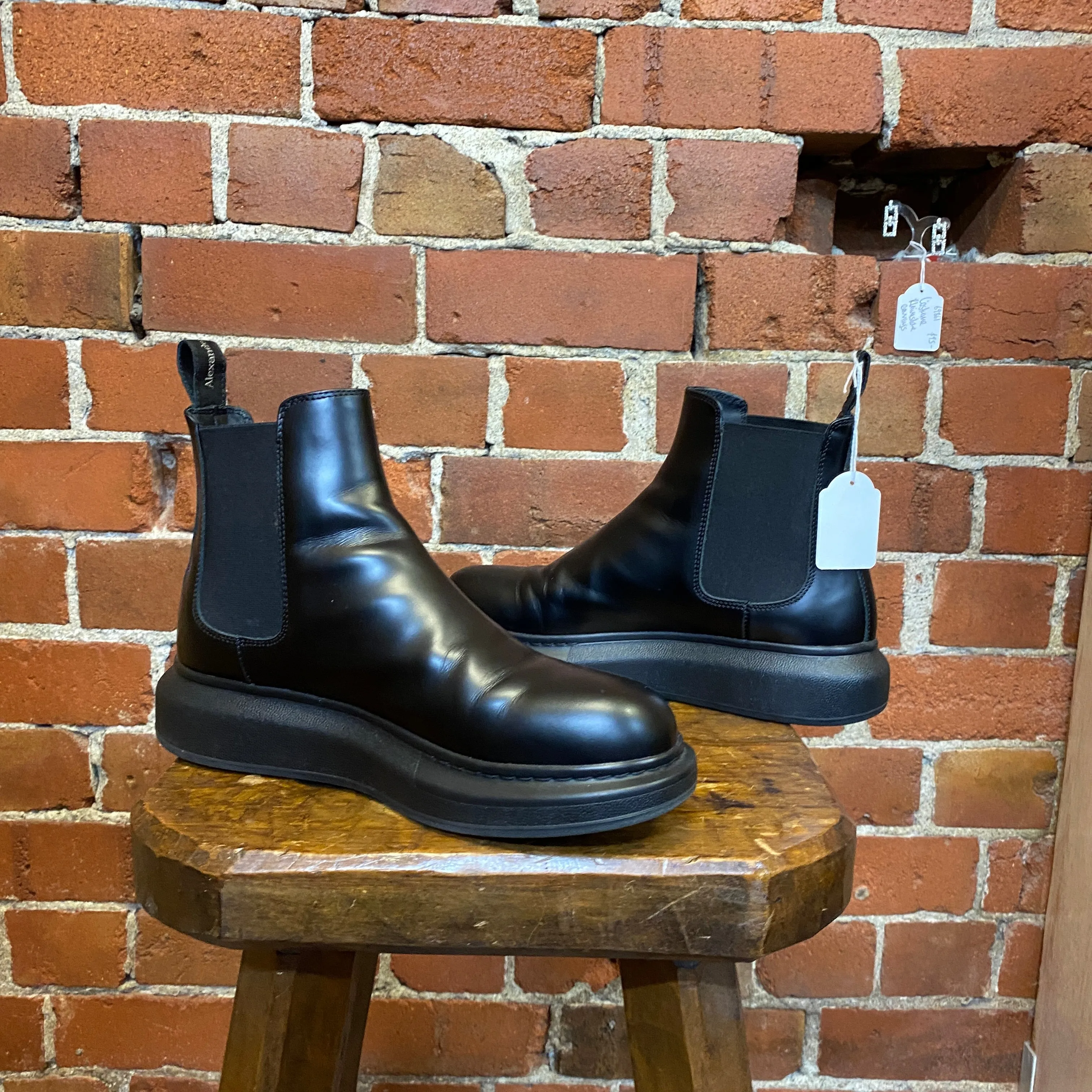 ALEXANDER MCQUEEN leather boots