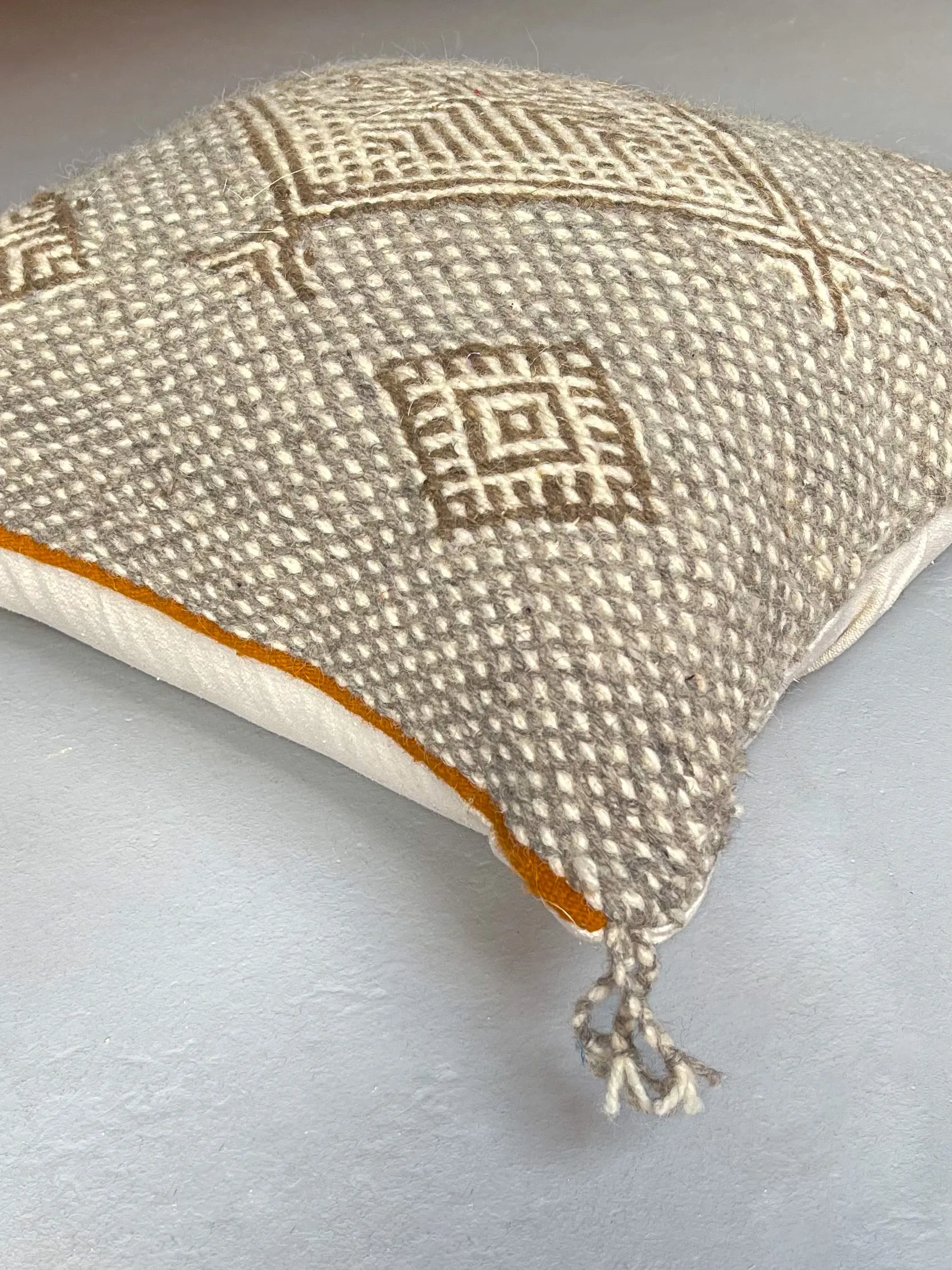 Anzal's Zanafi Pillow - Middle Diamond