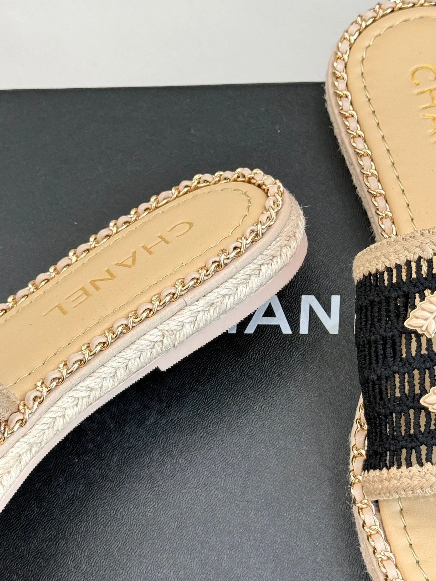 CC Mesh Hollow Chain Double C Thick-Soled Slippers 20mm Beige Black 265646