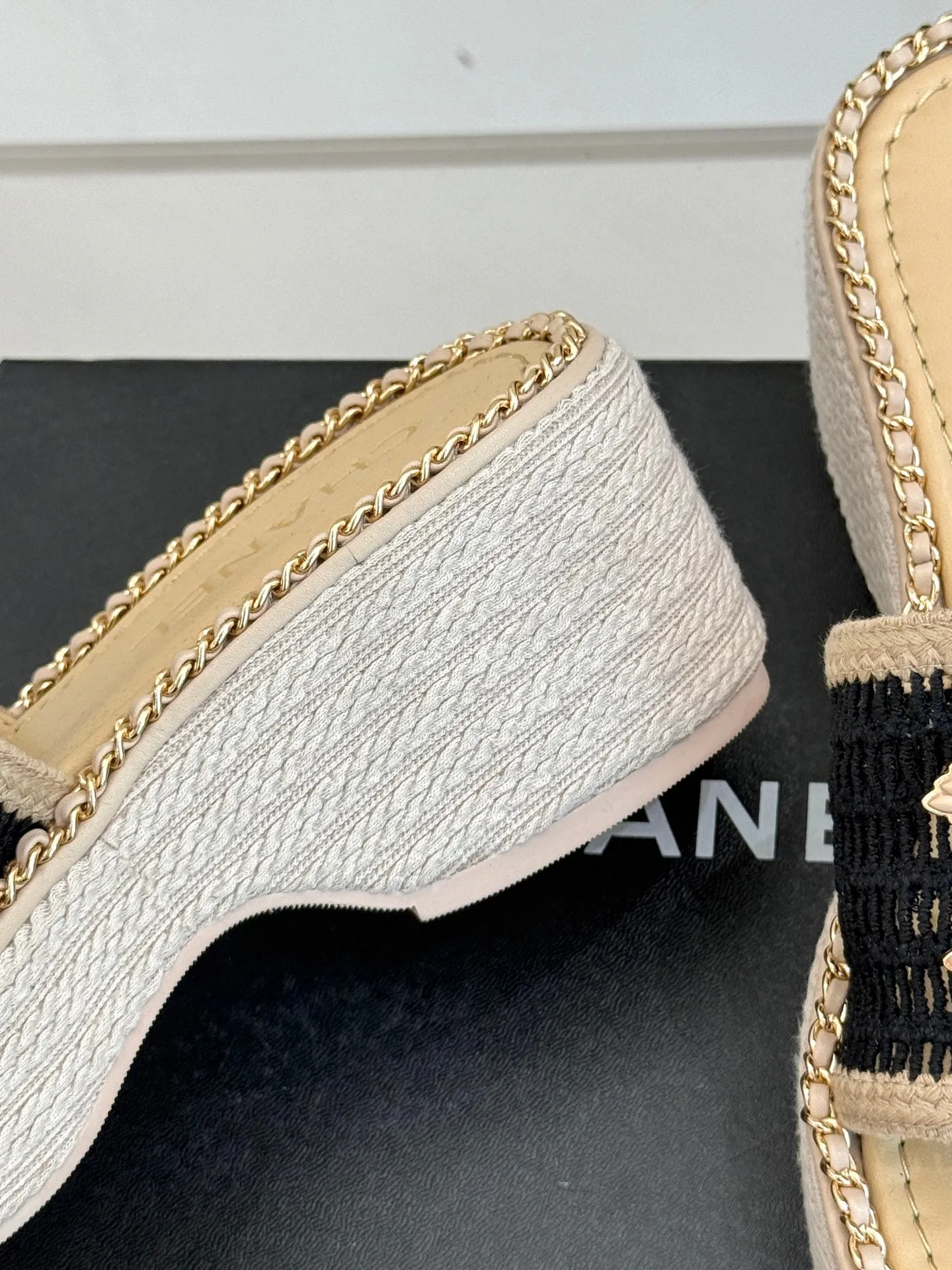 CC Mesh Hollow Chain Double C Thick-Soled Slippers 70mm Beige Black 265650