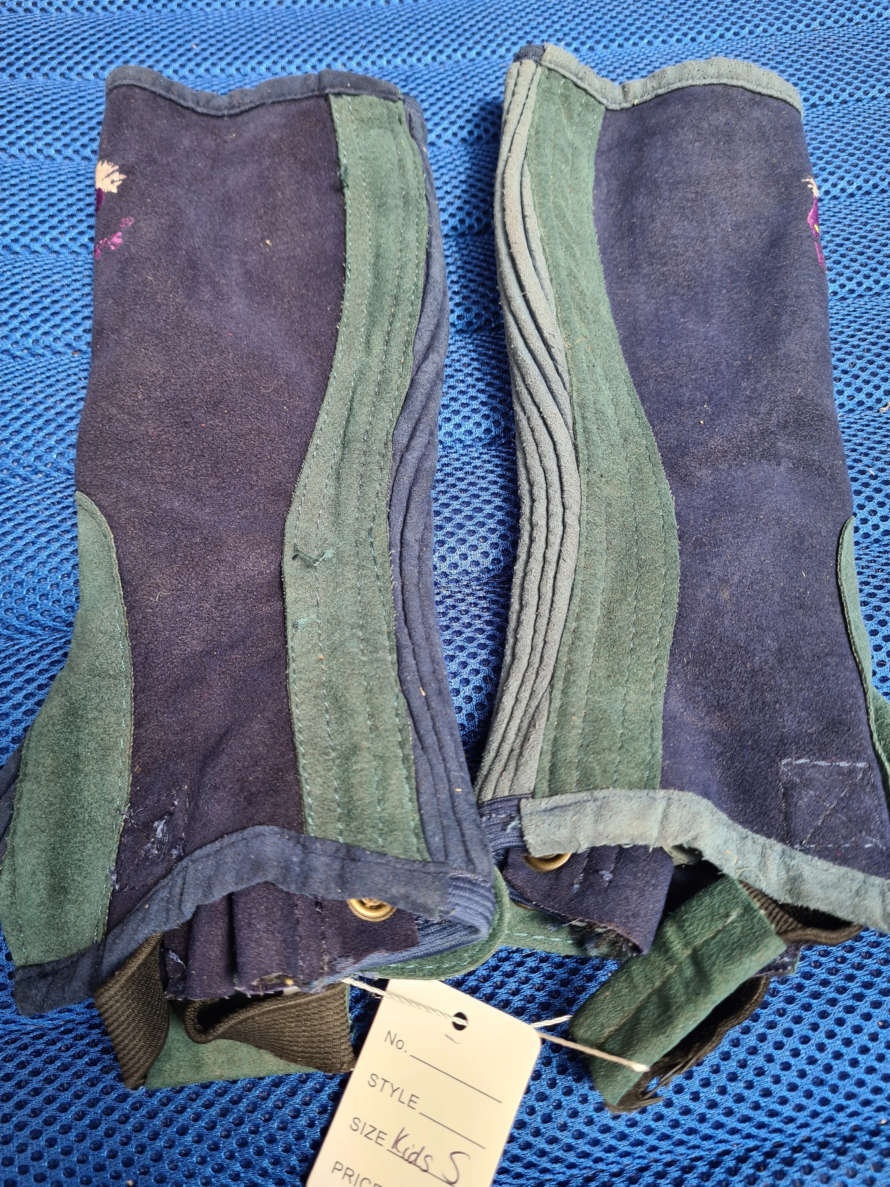 EQ VVS children’s chaps age 8 navy and green ✅️