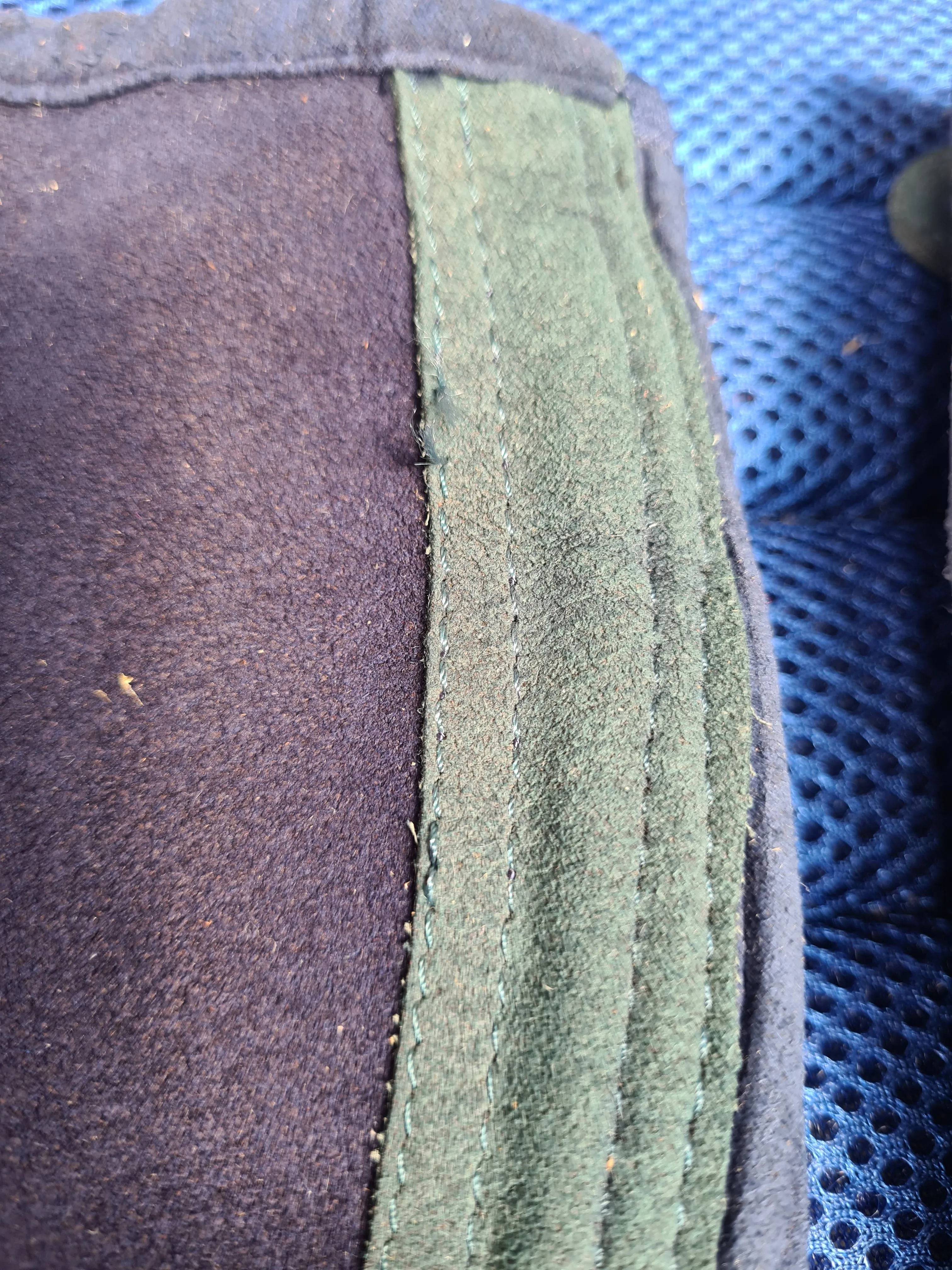 EQ VVS children’s chaps age 8 navy and green ✅️