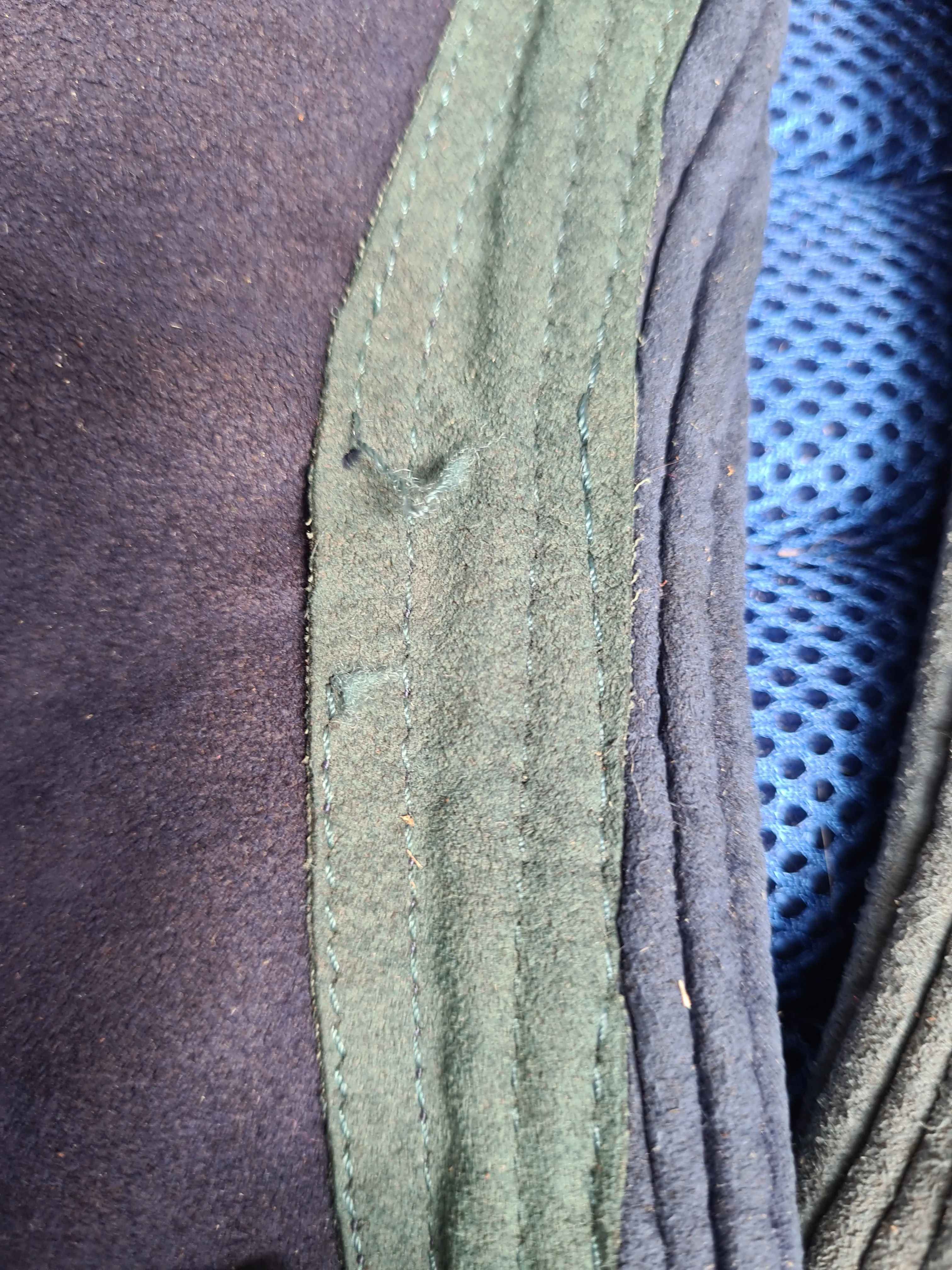 EQ VVS children’s chaps age 8 navy and green ✅️