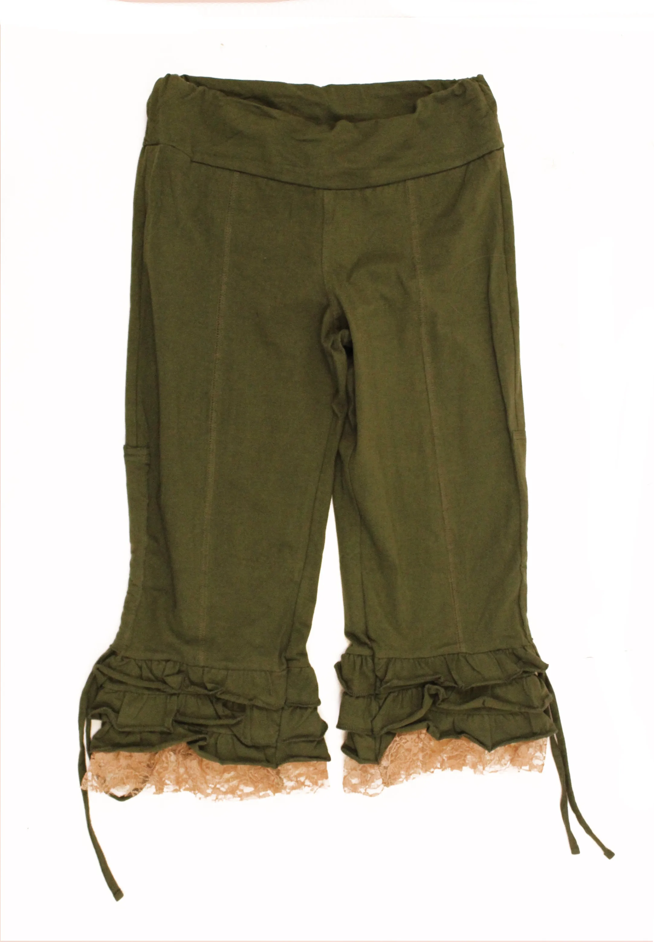 Lace Ruffle Capri