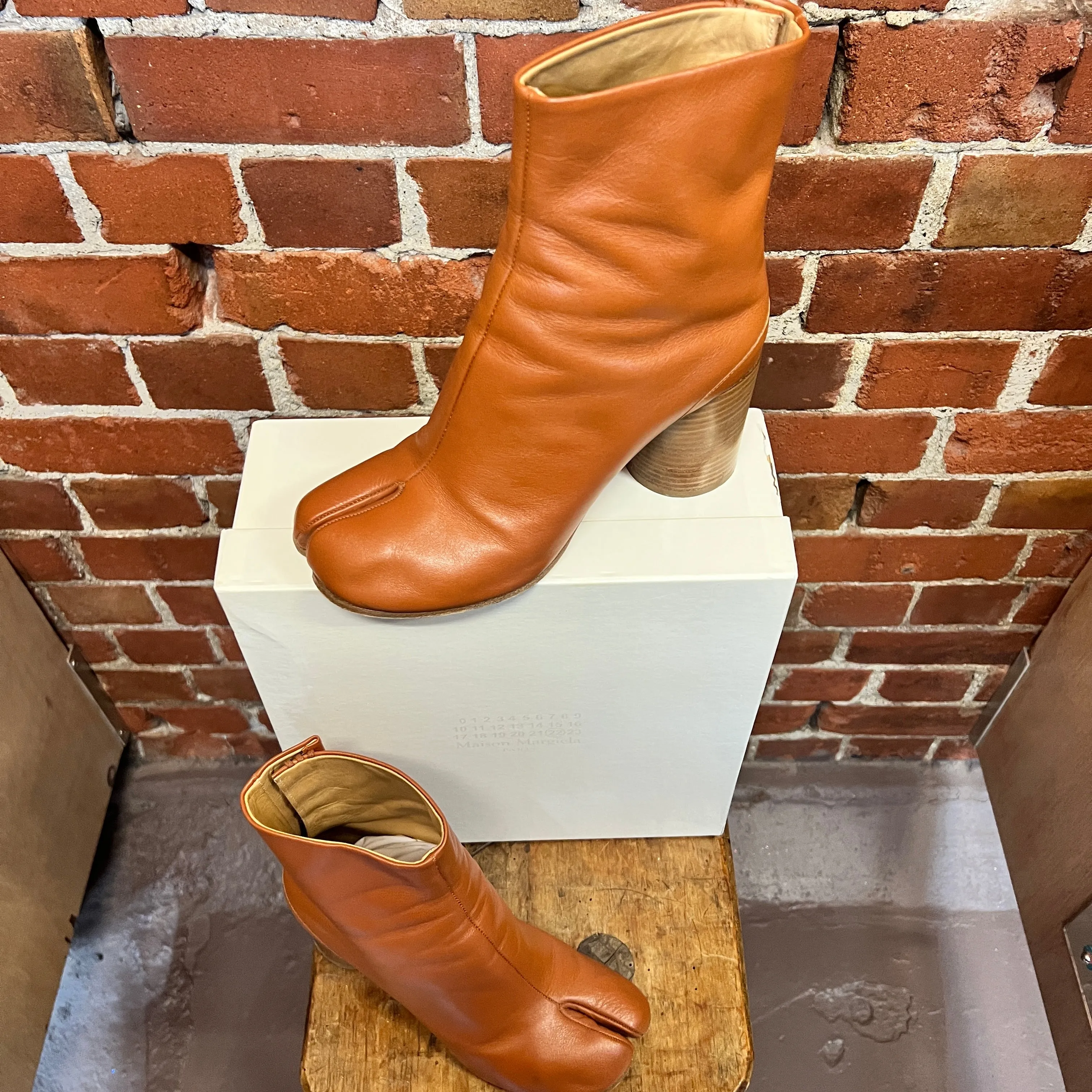 MARTIN MARGIELA Tabi boots 38