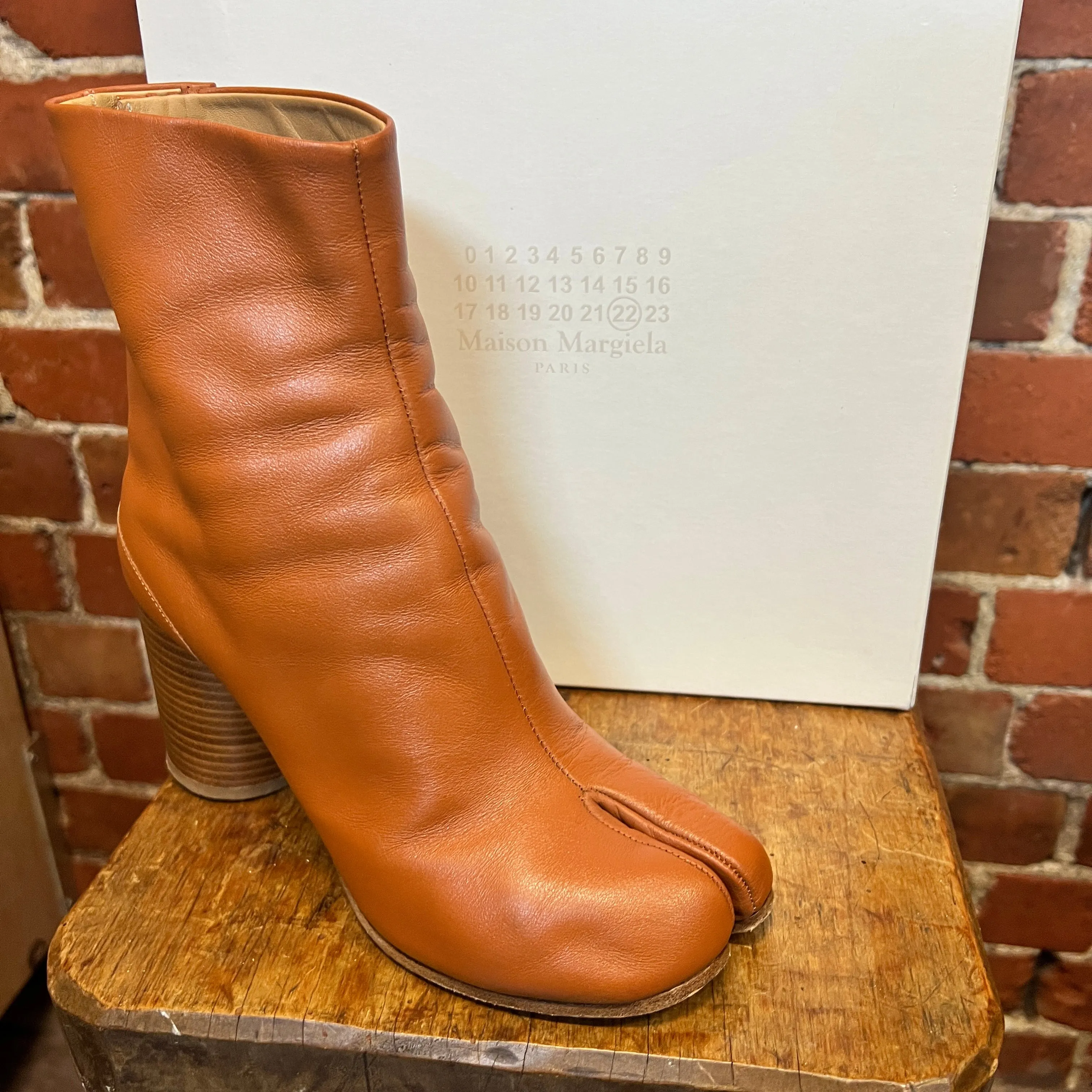 MARTIN MARGIELA Tabi boots 38