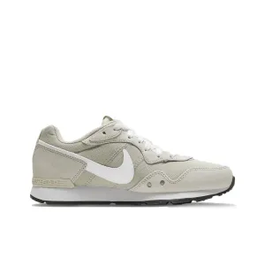 Nike Venture Runner Trainers