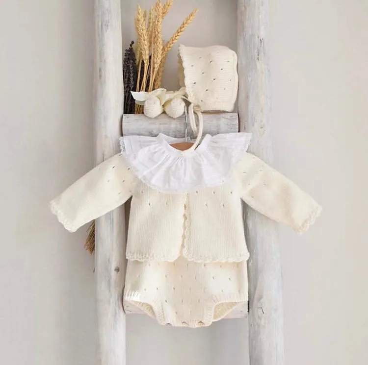 Organic cotton booties in cream