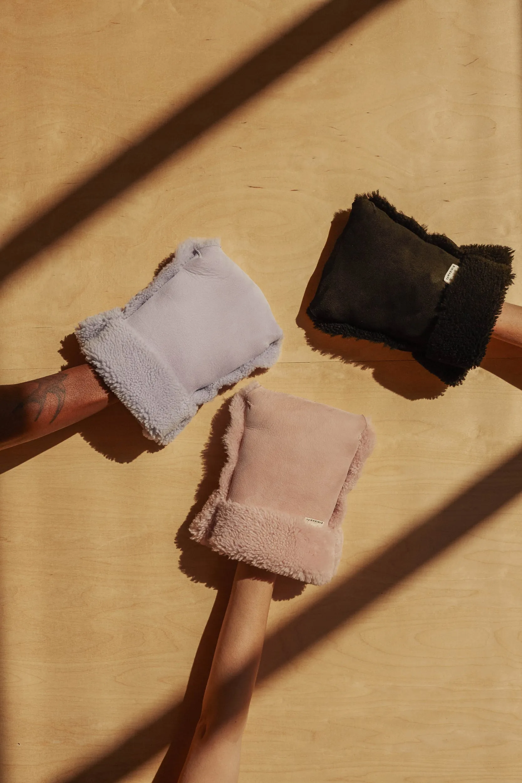 PARMAVIOLET SUEDE BUGGY MITTENS