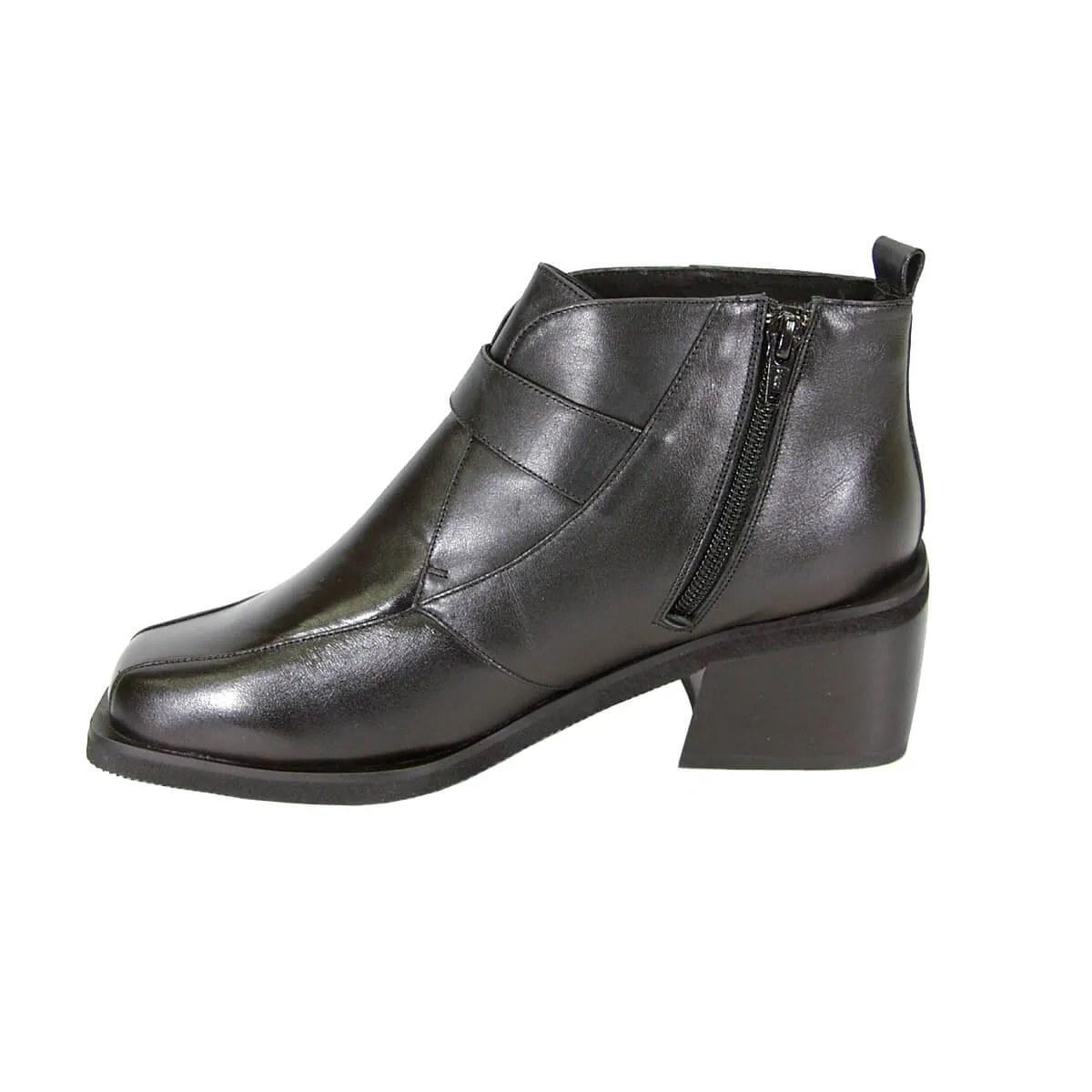 PEERAGE Zuri Women's Wide Width Leather Dress Booties