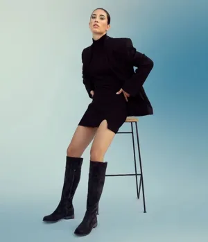 Stylish Flat Knee-high boots in Black faux suede
