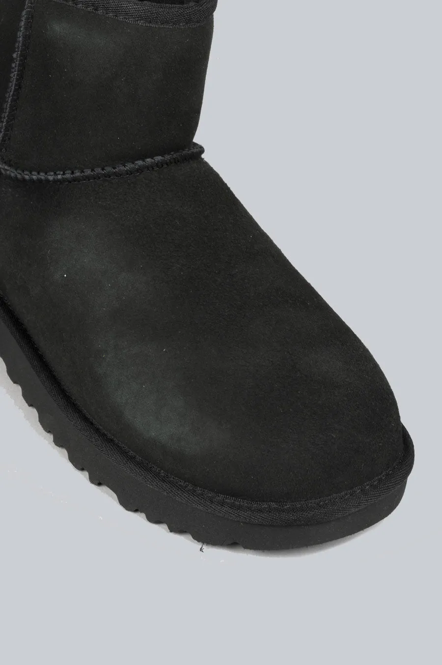 UGG CLASSIC MINI II BOOT WOMEN'S BLACK